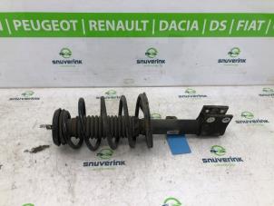Gebruikte Mac Phersonpoot links-voor Peugeot 307 Break (3E) 1.6 16V Prijs € 24,99 Margeregeling aangeboden door Snuverink Autodemontage
