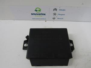 Gebruikte PDC Module Renault Master III (MA/MB/MC/MD/MH/MF/MG/MH) 2.3 dCi 16V Prijs € 54,45 Inclusief btw aangeboden door Snuverink Autodemontage