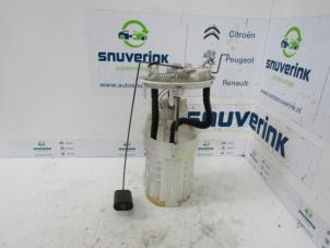 Gebruikte Tank element Pomp Renault Master III (MA/MB/MC/MD/MH/MF/MG/MH) 2.3 dCi 16V Prijs € 76,22 Inclusief btw aangeboden door Snuverink Autodemontage