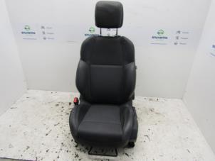 Gebruikte Voorstoel links Peugeot 508 (8D) 2.0 Hybrid4 16V Prijs € 130,00 Margeregeling aangeboden door Snuverink Autodemontage