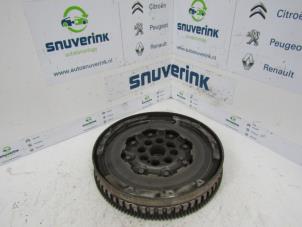 Gebruikte Vliegwiel Renault Talisman (RFDL) 1.6 dCi 130 Prijs € 75,00 Margeregeling aangeboden door Snuverink Autodemontage