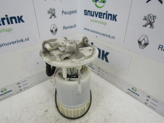 Gebruikte Tank element Pomp Renault Laguna II Grandtour (KG) 1.8 16V Prijs € 24,99 Margeregeling aangeboden door Snuverink Autodemontage