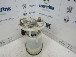 Gebruikte Tank element Pomp Renault Laguna II Grandtour (KG) 1.8 16V Prijs € 24,99 Margeregeling aangeboden door Snuverink Autodemontage