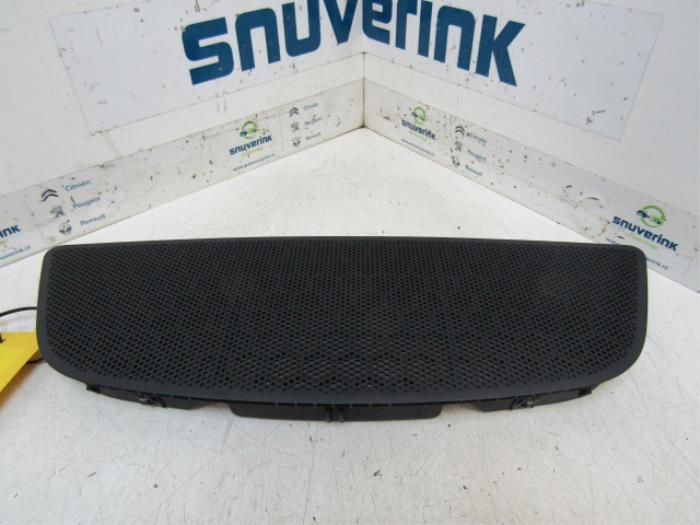 Dashboard deel van een Renault Laguna III Estate (KT) 2.0 dCi 16V FAP GT 2008