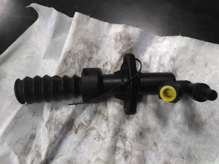 Gebruikte Koppeling Hulp Cilinder Citroen C4 Berline (LC) 1.6 HDi 16V Prijs € 10,33 Margeregeling aangeboden door Snuverink Autodemontage