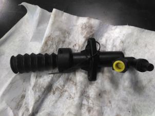 Gebruikte Koppeling Hulp Cilinder Citroen C4 Berline (LC) 1.6 HDi 16V Prijs € 10,33 Margeregeling aangeboden door Snuverink Autodemontage
