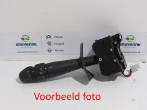 Gebruikte Licht Schakelaar Renault Megane (BA) 1.9dTi RN Prijs € 39,98 Margeregeling aangeboden door Snuverink Autodemontage