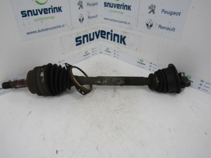 Gebruikte Steekas links-voor Renault Master II (FD/HD) 2.2 dCi 16V Prijs € 30,24 Inclusief btw aangeboden door Snuverink Autodemontage