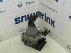 Gebruikte ABS Pomp Renault Clio III Estate/Grandtour (KR) 1.2 16V TCE 100 Prijs € 39,98 Margeregeling aangeboden door Snuverink Autodemontage