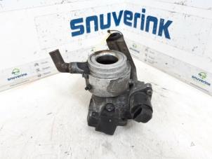 Gebruikte Gasklephuis Renault Megane Coupé (DA) 1.6i Prijs € 10,33 Margeregeling aangeboden door Snuverink Autodemontage