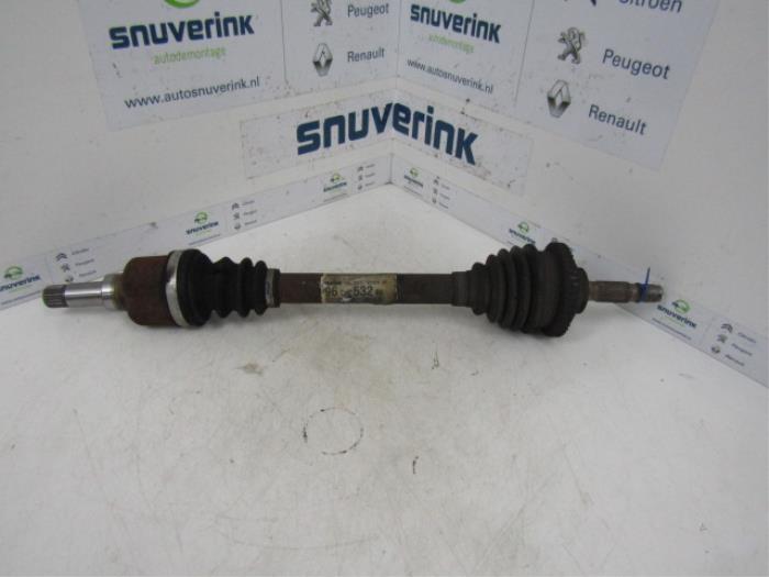 Gebruikte Steekas links-voor Peugeot 206 (2A/C/H/J/S) 1.4 HDi Prijs € 24,99 Margeregeling aangeboden door Snuverink Autodemontage