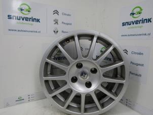 Gebruikte Velg Renault Clio II (BB/CB) 1.6 16V Prijs € 39,98 Margeregeling aangeboden door Snuverink Autodemontage