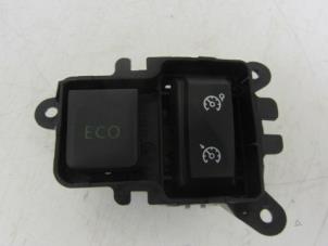 Gebruikte Schakelaar Renault Captur (2R) 0.9 Energy TCE 12V Prijs € 25,00 Margeregeling aangeboden door Snuverink Autodemontage