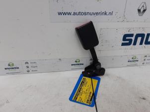 Gebruikte Veiligheidsgordel Insteek rechts-achter Peugeot 307 CC (3B) 2.0 16V Prijs op aanvraag aangeboden door Snuverink Autodemontage
