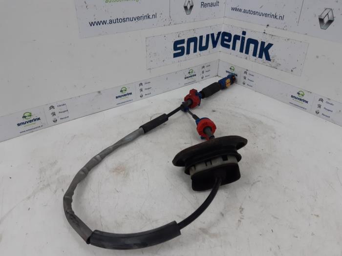 Gebruikte Schakelkabel Versnellingsbak Peugeot 307 CC (3B) 2.0 16V Prijs € 24,99 Margeregeling aangeboden door Snuverink Autodemontage