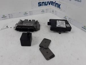 Gebruikte Computer Motormanagement Renault Espace (JK) 2.2 dCi 16V Prijs € 124,98 Margeregeling aangeboden door Snuverink Autodemontage