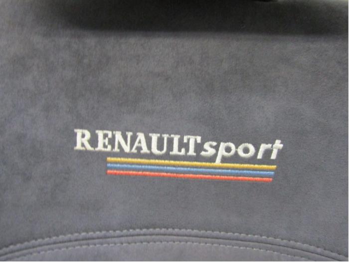 Stoel rechts van een Renault Clio II (BB/CB) 2.0 16V Sport 2000