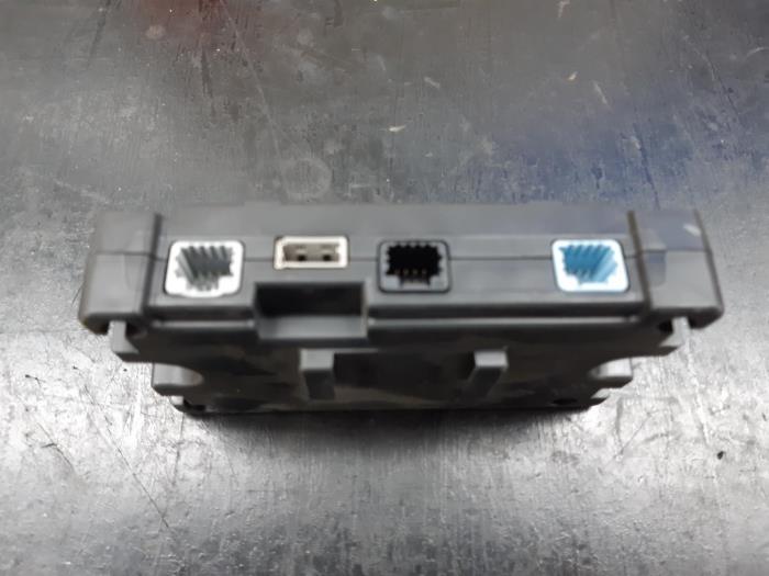 Gebruikte Computer Diversen Renault Scénic III (JZ) 1.6 16V Prijs € 35,00 Margeregeling aangeboden door Snuverink Autodemontage