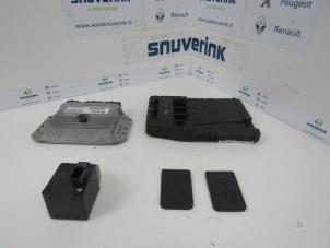 Gebruikte Computer Motormanagement Renault Scénic II (JM) 1.6 16V Prijs € 124,98 Margeregeling aangeboden door Snuverink Autodemontage