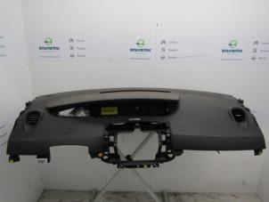 Gebruikte Dashboard Renault Scénic II (JM) 1.6 16V Prijs € 140,00 Margeregeling aangeboden door Snuverink Autodemontage