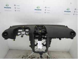Gebruikte Dashboard Opel Corsa D 1.2 16V ecoFLEX Bi-Fuel Prijs € 124,99 Margeregeling aangeboden door Snuverink Autodemontage