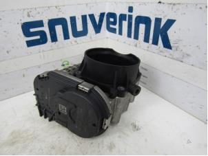 Gebruikte Gasklephuis Mercedes C (W205) C-180 1.6 16V Prijs € 58,50 Margeregeling aangeboden door Snuverink Autodemontage