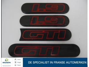Gebruikte Embleem Peugeot 205 Prijs € 20,00 Margeregeling aangeboden door Snuverink Autodemontage