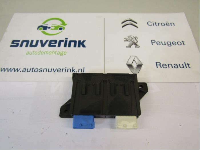 Gebruikte Computer Diversen Citroen C4 Picasso (3D/3E) 1.2 12V PureTech 130 Prijs € 80,75 Margeregeling aangeboden door Snuverink Autodemontage