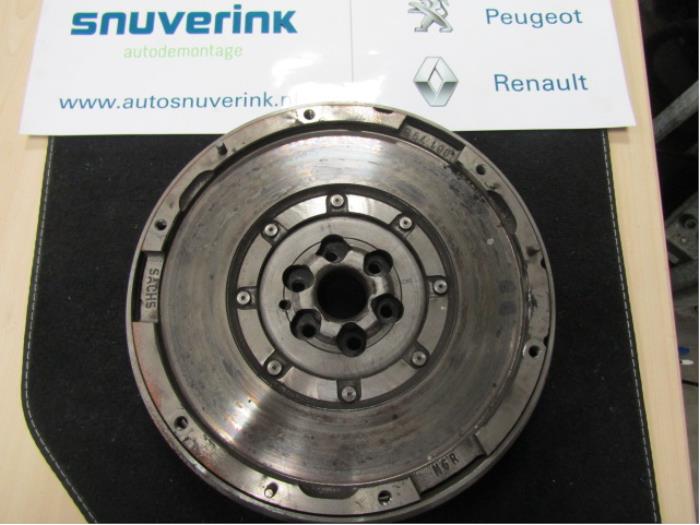 Gebruikte Vliegwiel Citroen C4 Picasso (3D/3E) 1.2 12V PureTech 130 Prijs op aanvraag aangeboden door Snuverink Autodemontage