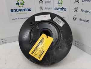 Gebruikte Rembekrachtiger Renault Megane IV Estate (RFBK) 1.5 Energy dCi 110 Prijs € 114,95 Inclusief btw aangeboden door Snuverink Autodemontage