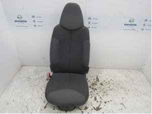 Gebruikte Voorstoel links Peugeot 107 1.0 12V Prijs € 70,00 Margeregeling aangeboden door Snuverink Autodemontage