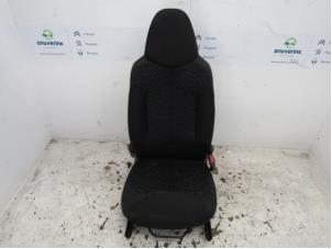 Gebruikte Voorstoel rechts Peugeot 107 1.0 12V Prijs € 75,00 Margeregeling aangeboden door Snuverink Autodemontage