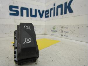 Gebruikte Schakelaar Renault Zoé (AG) 46kW Prijs € 30,25 Inclusief btw aangeboden door Snuverink Autodemontage