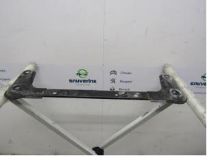 Gebruikte Subframe Renault Clio IV (5R) 0.9 Energy TCE 90 12V Prijs € 24,99 Margeregeling aangeboden door Snuverink Autodemontage