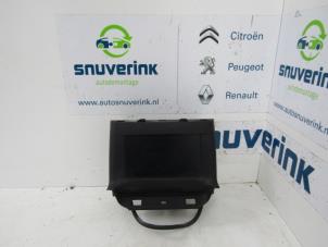 Gebruikte Display Interieur Renault Trafic New (FL) 2.5 dCi 16V 145 Prijs € 42,33 Inclusief btw aangeboden door Snuverink Autodemontage