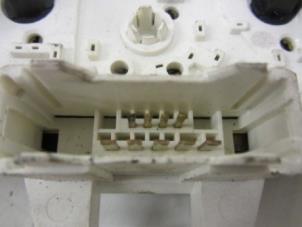 Gebruikte Chaufage Bedieningspaneel Renault Trafic New (FL) 1.9 dCi 82 16V Prijs € 12,50 Inclusief btw aangeboden door Snuverink Autodemontage