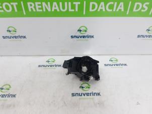 Gebruikte Ruitenwis Schakelaar Renault Trafic New (FL) 2.0 dCi 16V 90 Prijs € 48,40 Inclusief btw aangeboden door Snuverink Autodemontage