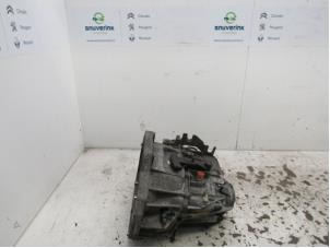 Gebruikte Versnellingsbak Nissan Interstar (X70) 2.2 dCi 16V Prijs € 450,00 Margeregeling aangeboden door Snuverink Autodemontage