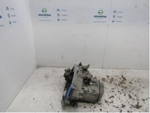 Gebruikte Versnellingsbak Peugeot 1007 (KM) 1.4 Prijs € 149,98 Margeregeling aangeboden door Snuverink Autodemontage