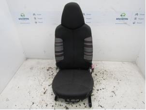 Gebruikte Voorstoel rechts Citroen C1 1.0 12V Prijs € 70,00 Margeregeling aangeboden door Snuverink Autodemontage