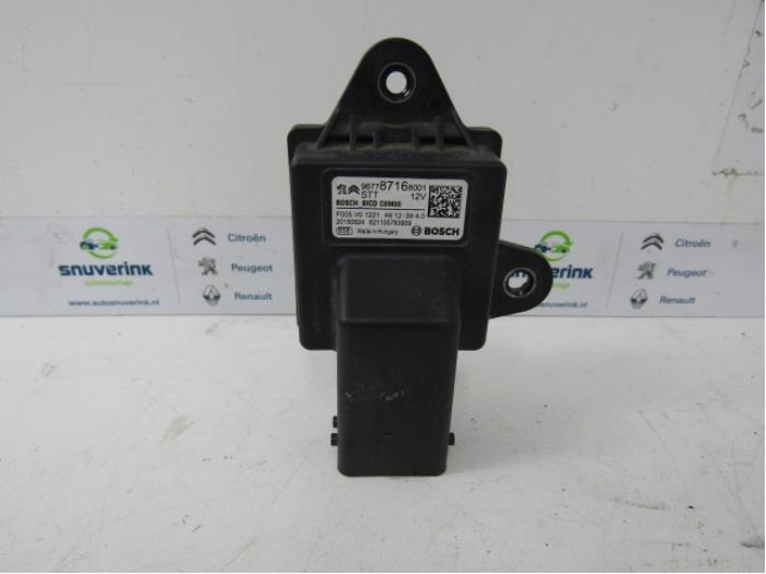 Gebruikte Start/Stop computer Peugeot 308 SW (L4/L9/LC/LJ/LR) 1.6 BlueHDi 120 Prijs € 25,50 Margeregeling aangeboden door Snuverink Autodemontage
