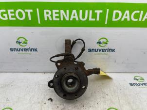 Gebruikte Asschenkel links-voor Renault Megane Break/Grandtour (KA) 1.9D Prijs € 30,00 Margeregeling aangeboden door Snuverink Autodemontage