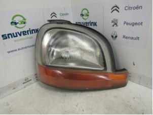 Gebruikte Rechter Koplamp Renault Kangoo Express (FC) 1.5 dCi 80 Prijs € 10,33 Margeregeling aangeboden door Snuverink Autodemontage