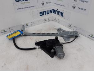 Gebruikte Raammechaniek 4Deurs rechts-voor Peugeot 108 1.0 12V Prijs € 39,99 Margeregeling aangeboden door Snuverink Autodemontage