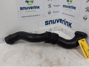 Gebruikte Intercooler Slang Renault Trafic New (FL) 2.0 dCi 16V 90 Prijs € 12,50 Inclusief btw aangeboden door Snuverink Autodemontage