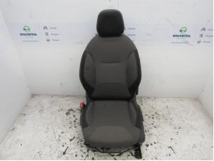 Gebruikte Voorstoel links Citroen C3 (SC) 1.2 VTi 82 12V Prijs € 80,00 Margeregeling aangeboden door Snuverink Autodemontage