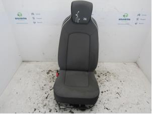 Gebruikte Voorstoel links Renault Zoé (AG) 65kW Prijs € 405,35 Inclusief btw aangeboden door Snuverink Autodemontage