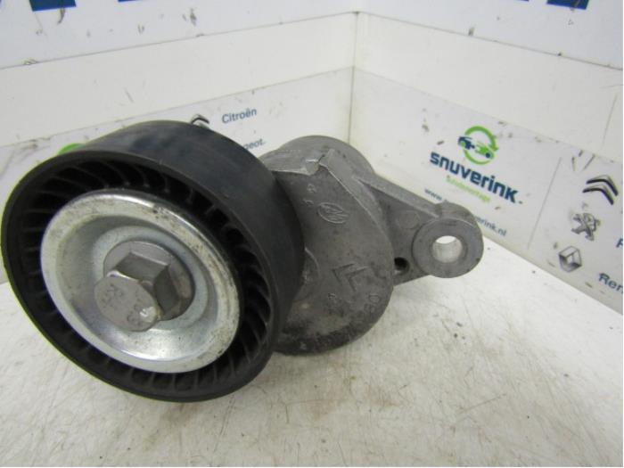 Gebruikte Spanrol Multiriem Peugeot 2008 (CU) 1.6 HDiF 16V Prijs € 25,00 Margeregeling aangeboden door Snuverink Autodemontage