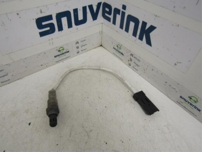 Gebruikte Lambda Sonde Peugeot 208 I (CA/CC/CK/CL) 1.2 Vti 12V PureTech 82 Prijs € 24,00 Margeregeling aangeboden door Snuverink Autodemontage
