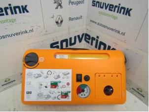 Gebruikte Reparatieset banden Peugeot 208 I (CA/CC/CK/CL) 1.6 Vti 16V Prijs € 30,00 Margeregeling aangeboden door Snuverink Autodemontage